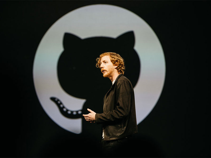مايكروسوفت تجري محادثات لشراء شركة GitHub الناشئة